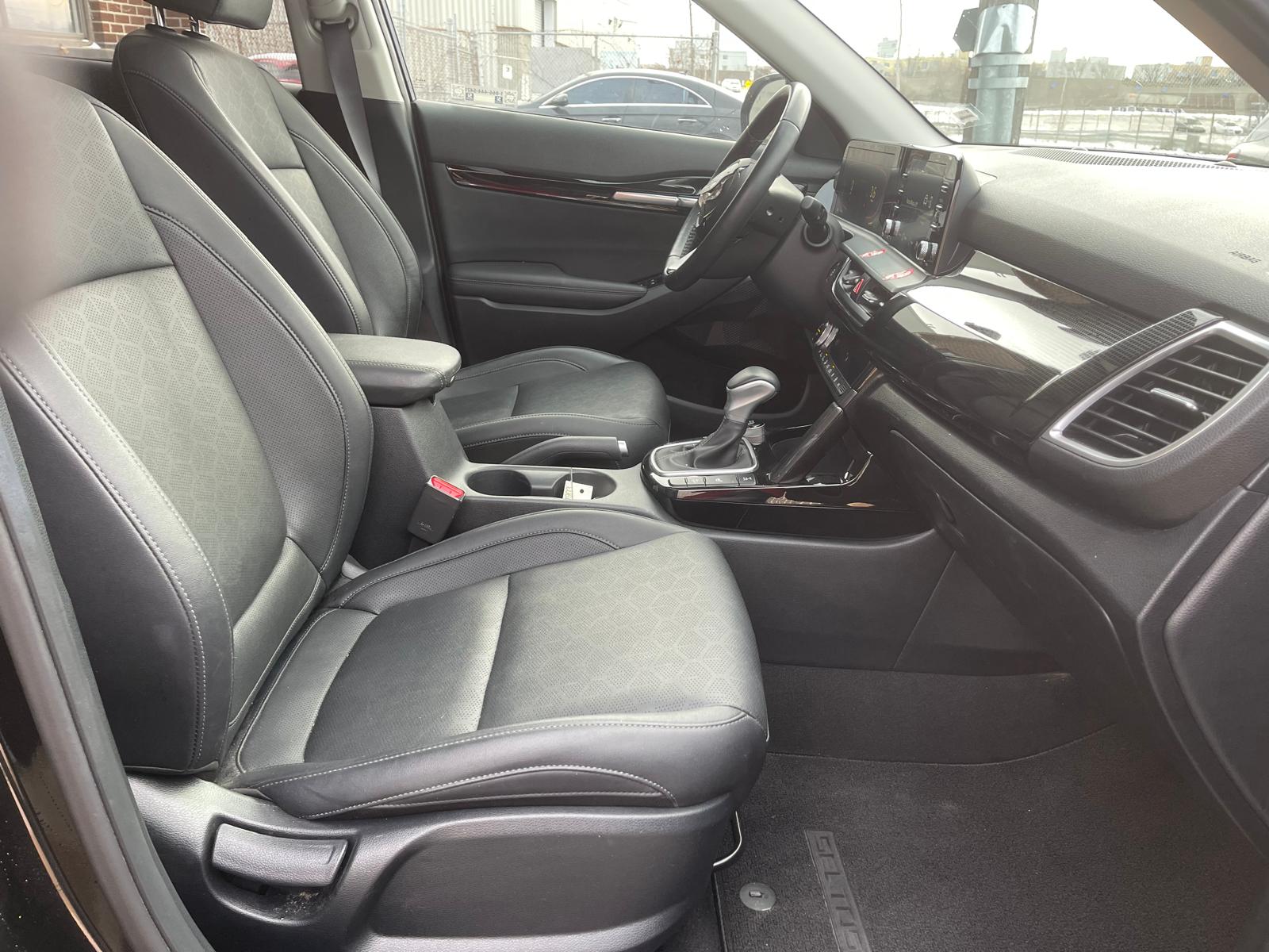 PHOTO-2025-12-31-15-33-32 11.jpg